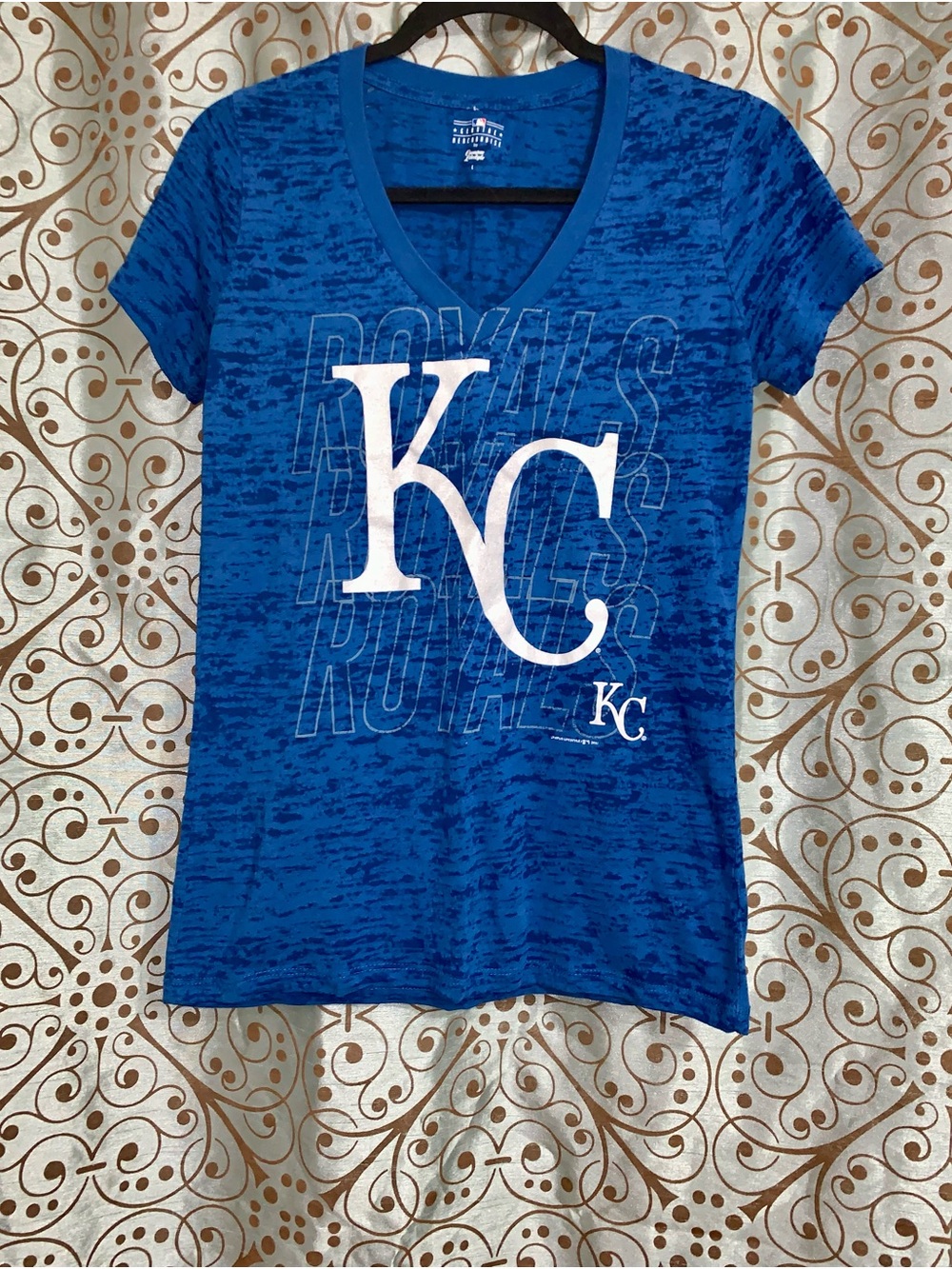 KC Royals Women's Medium Blue V-Neck Short Sleeve Tee